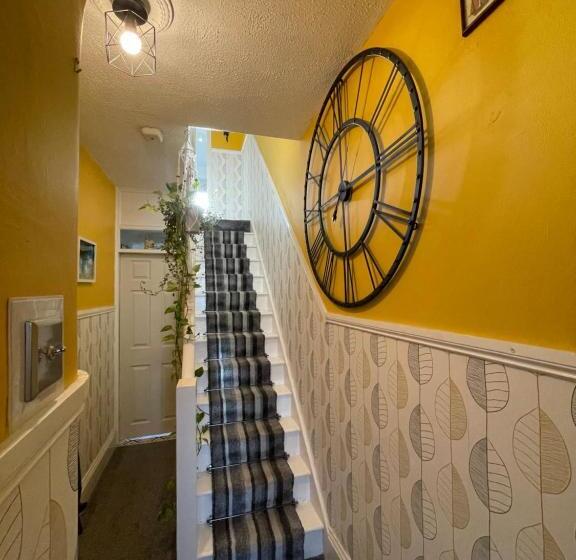 مبيت وإفطار Double Room In Newhaven With Own Tv & Microwave  Plus Cereal And Toast Breakfast