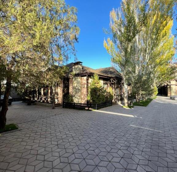 تختخواب و صبحانه Barvilla