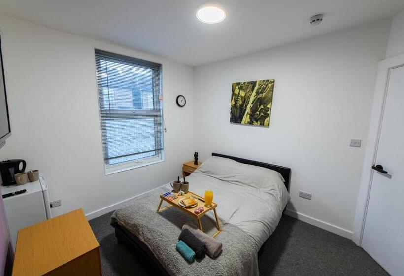 민박 Luxurious Double Rooms With Private Bath And Free Breakfast, Wi Fi