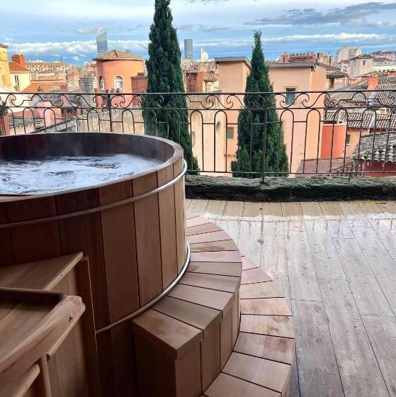 Bed and Breakfast Mihotel La Maison Rose