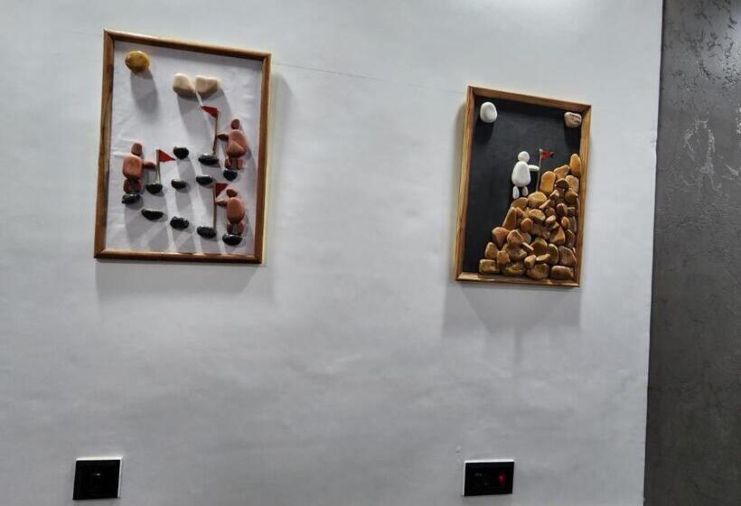 مبيت وإفطار Raithal Jungle Resort