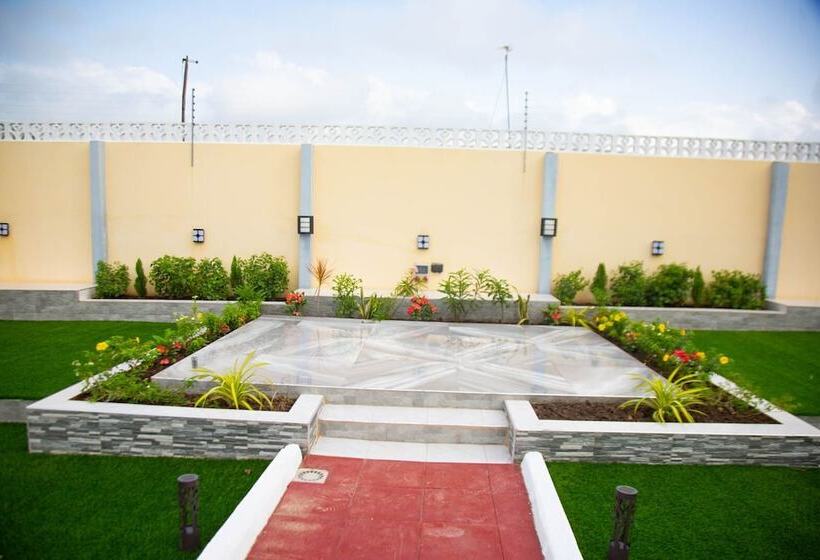 Bella Ella Hotel & Event Center