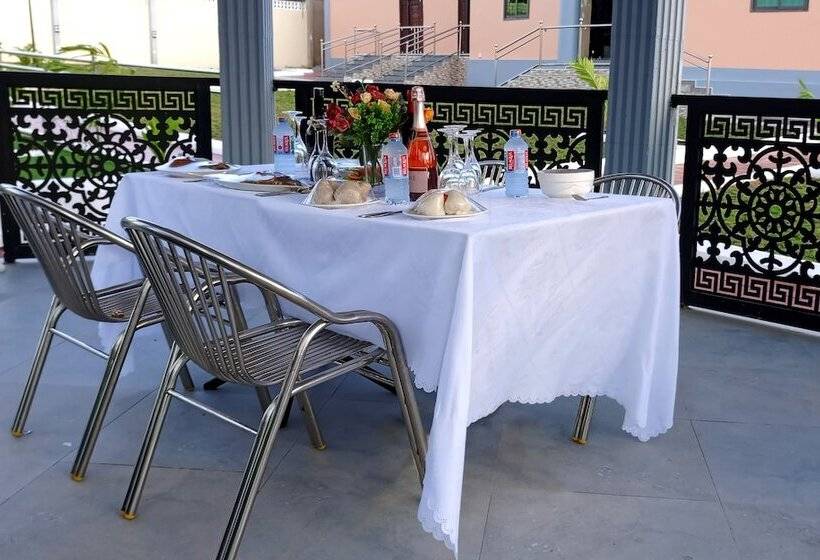 Bella Ella Hotel & Event Center