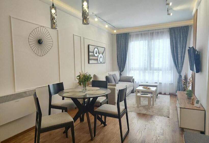 Velika Recepcija Cc Magnet