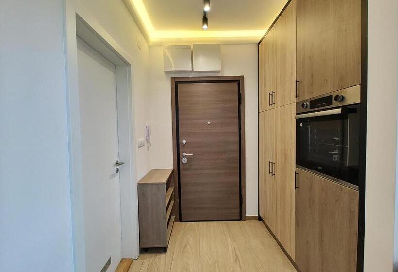 Velika Recepcija Cc Magnet