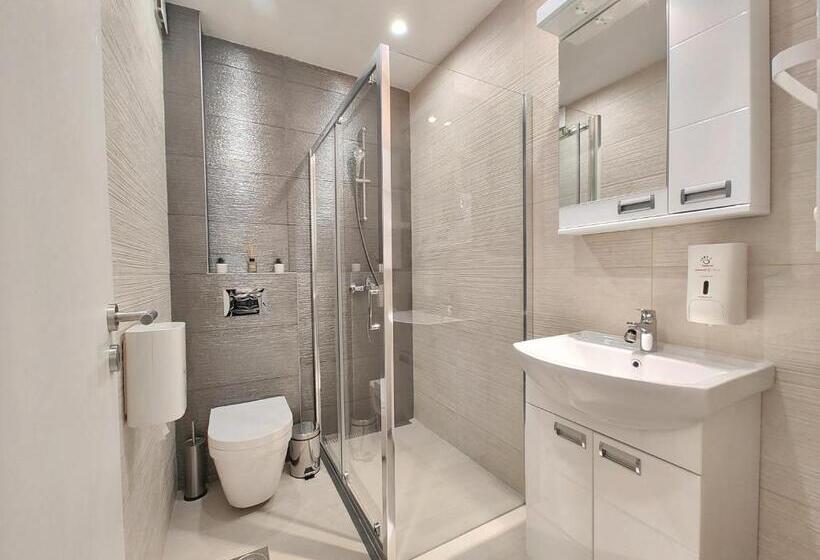 Velika Recepcija Cc Magnet