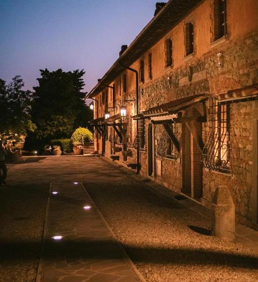 Farmhouse With Swimming Pool Surrounded By Greenery In San Donato Fronzano, Apartments With Air Cond