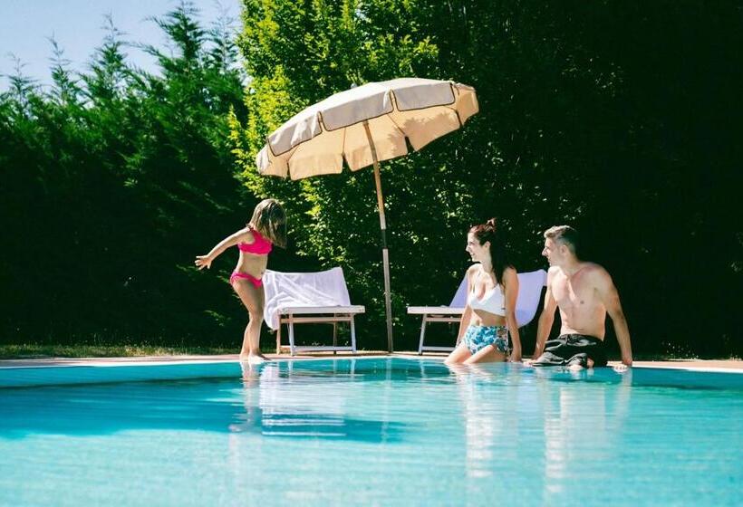 Farmhouse With Swimming Pool Surrounded By Greenery In San Donato Fronzano, Apartments With Air Cond