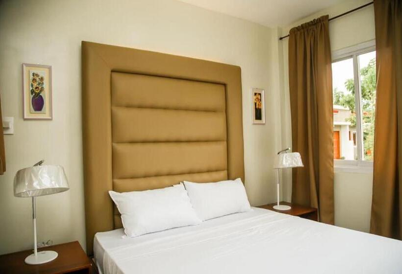 فندق Reddoorz At Alejandro S Suites & Venue