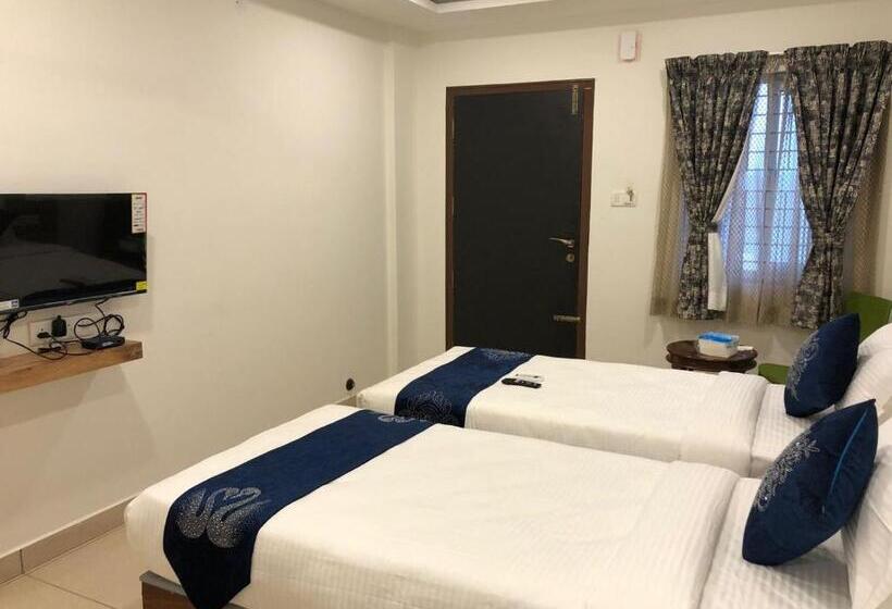 Hotel Amulya Regency