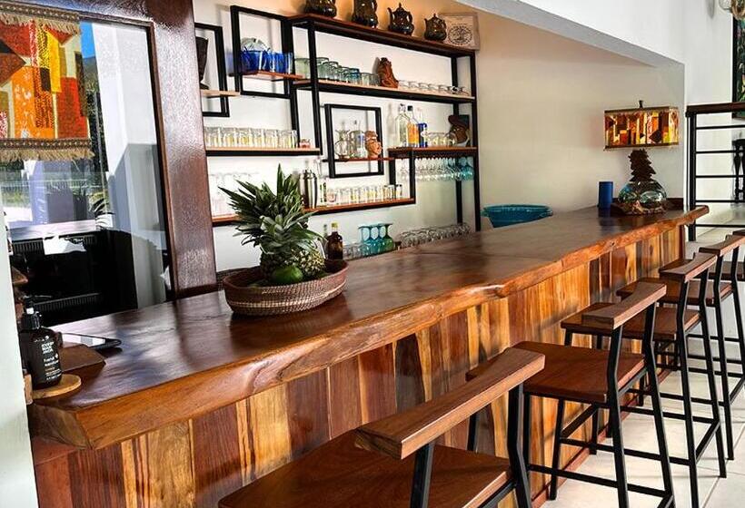 בית מלון כפרי Aracari Lodge & Jungalows