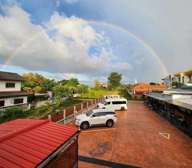 Hotel Baan Sabaijai Viking Home