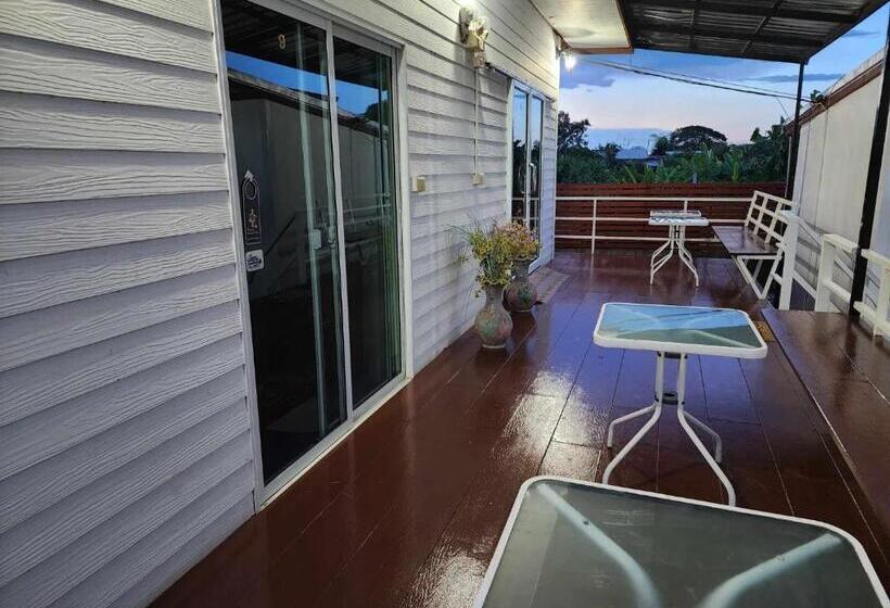 Hotel Baan Sabaijai Viking Home