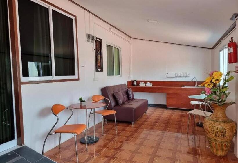 Hotel Baan Sabaijai Viking Home