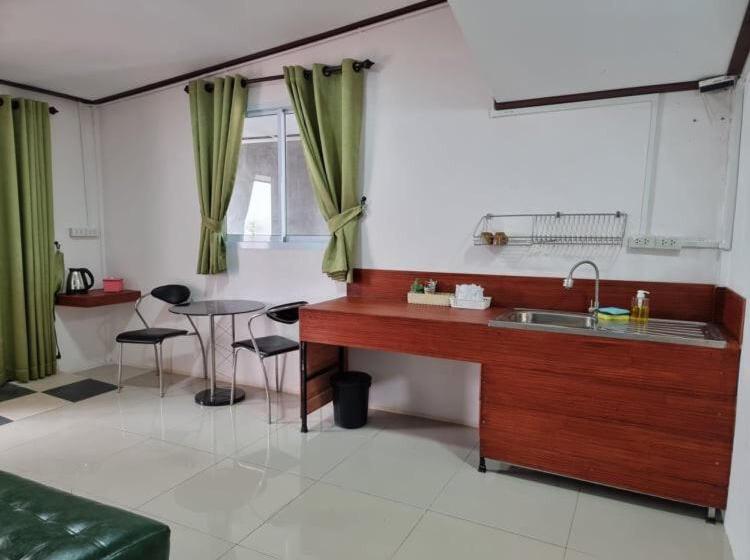 Hotel Baan Sabaijai Viking Home