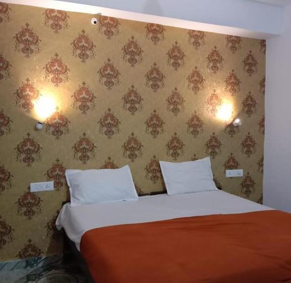 Отель Budget Baga Beach Resort Goa