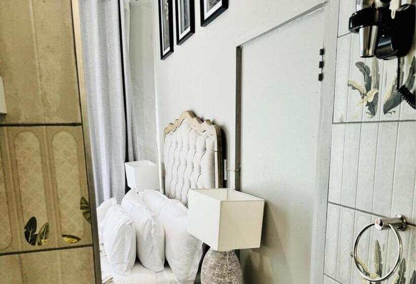 ホテル C Est La Vie Boutique