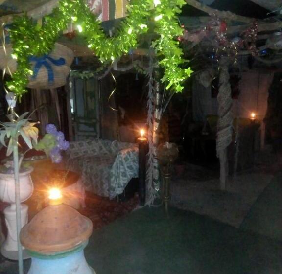 هتل Café Autor Dan Et Eger Nouvelle Restaurant