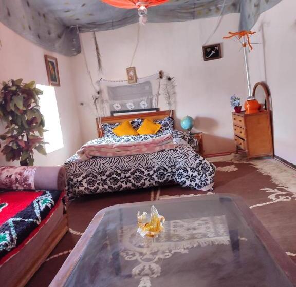 هتل Café Autor Dan Et Eger Nouvelle Restaurant