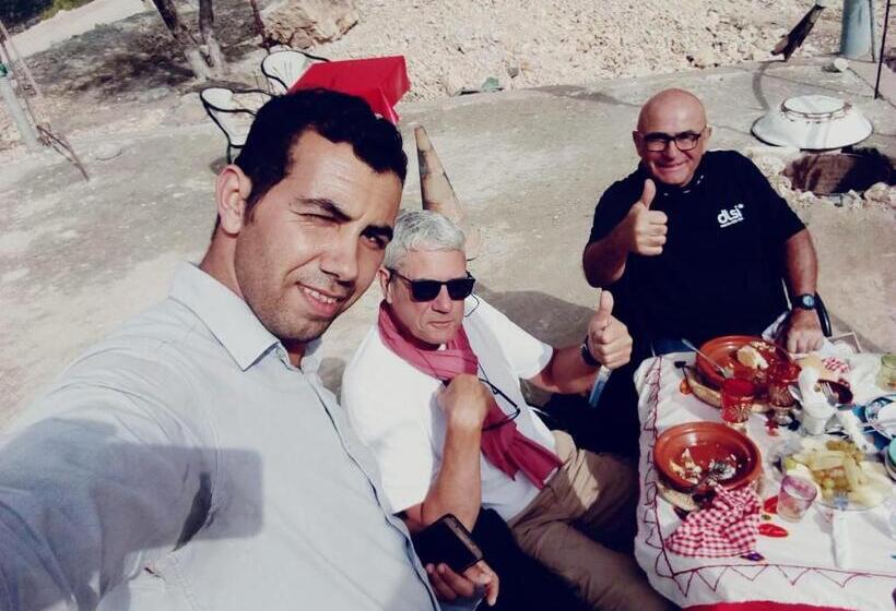 هتل Café Autor Dan Et Eger Nouvelle Restaurant