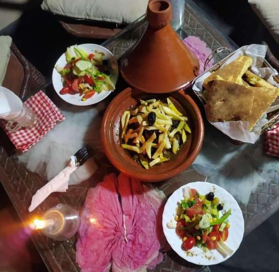 هتل Café Autor Dan Et Eger Nouvelle Restaurant