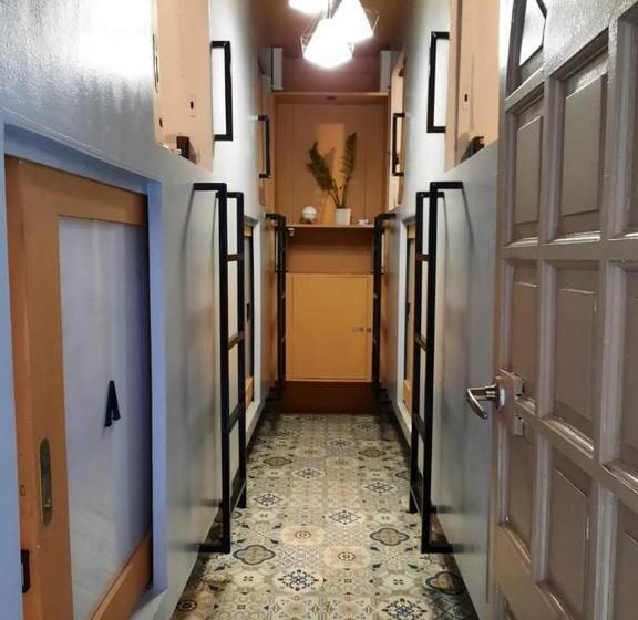 カプセルホテル Transient Washington Capsule Air Bnb