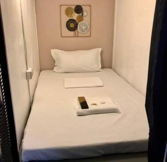 カプセルホテル Transient Washington Capsule Air Bnb