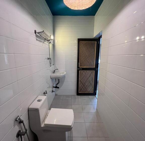 מלון כמוסות Zente Cafe & Stays