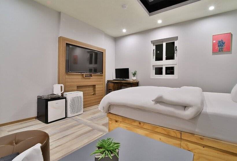 בית מלון כפרי Evian