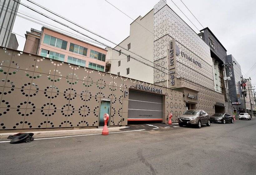 בית מלון כפרי Evian