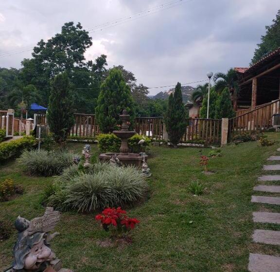 هتل Finca Villa Nathaly