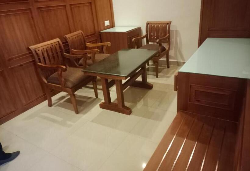 酒店 Golden Palace