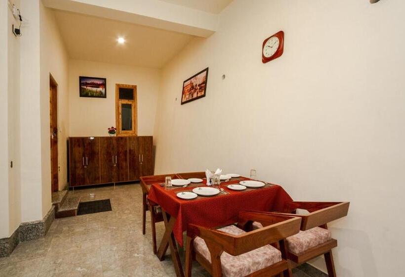 ホテル Hamta Foothills Cottage