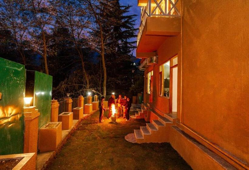 ホテル Hamta Foothills Cottage