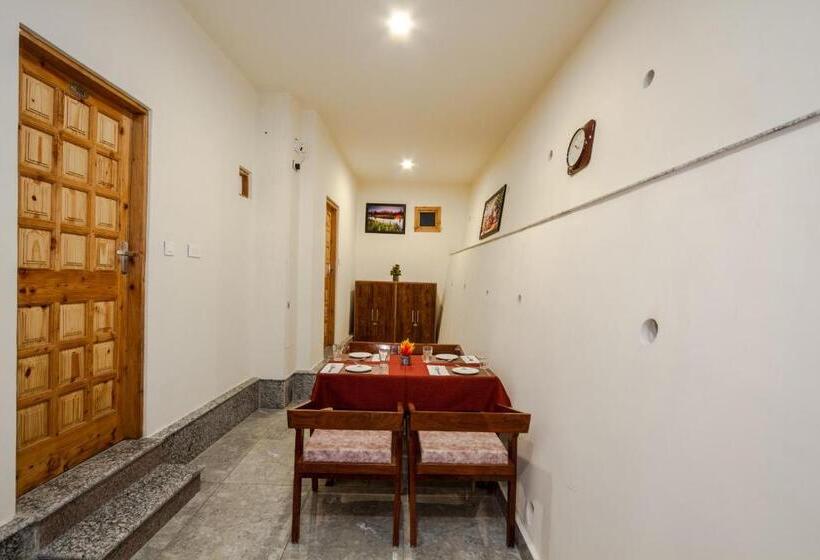 ホテル Hamta Foothills Cottage