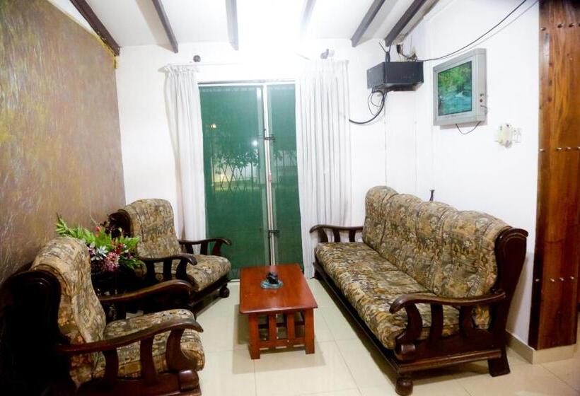 酒店 La Villa Katunayake