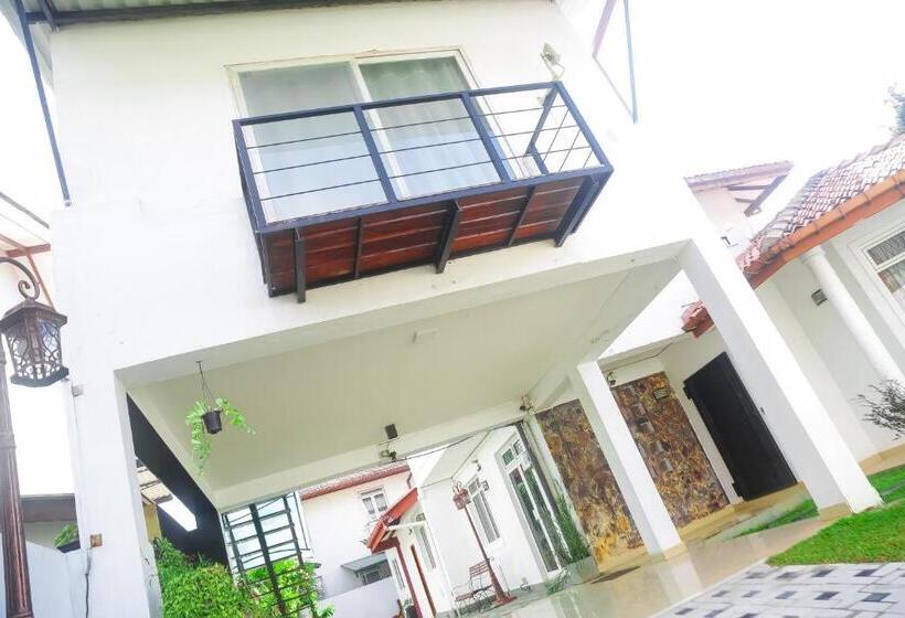 ホテル La Villa Katunayake