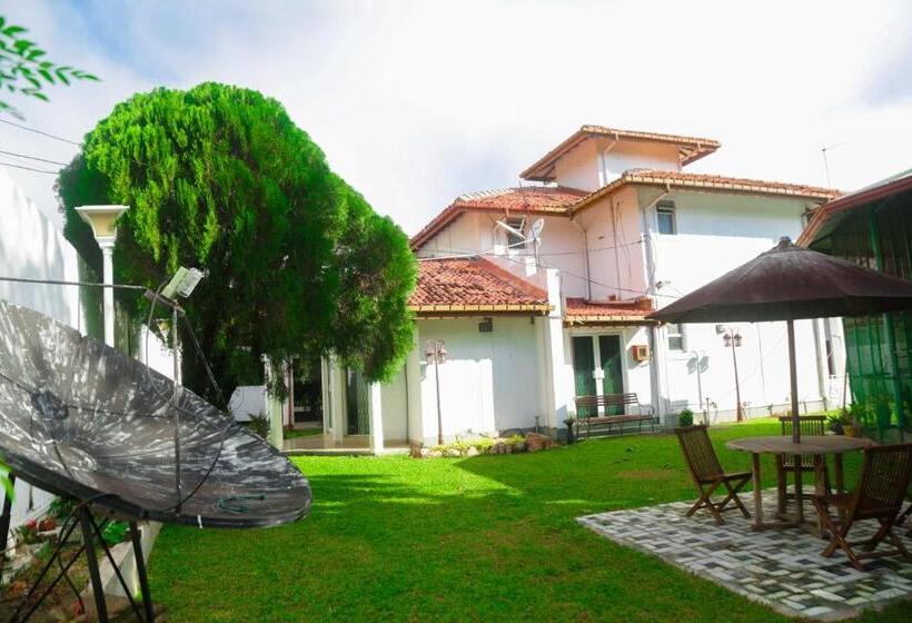 酒店 La Villa Katunayake