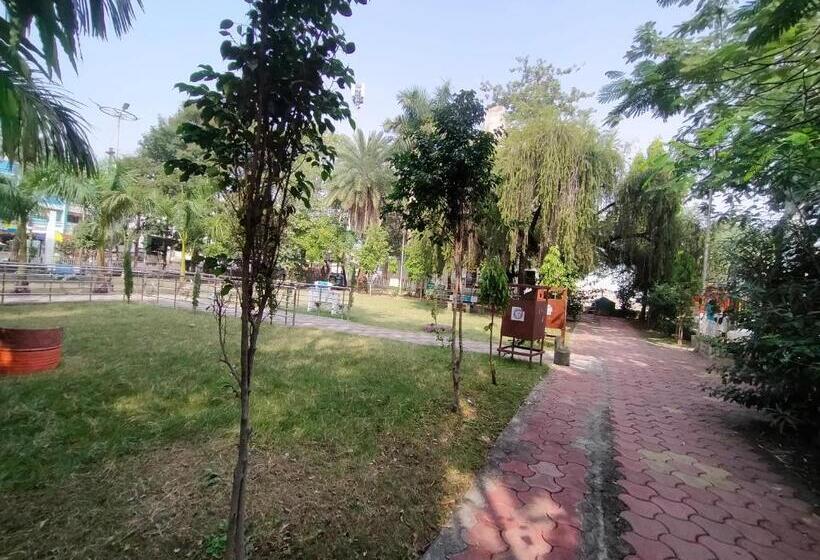 Отель Mahadev Paradise