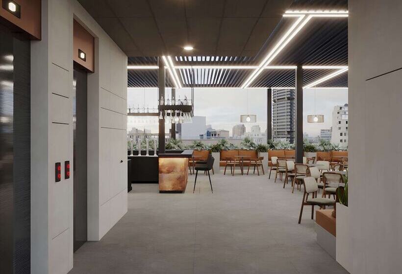 בית מלון כפרי Mercure Tirana