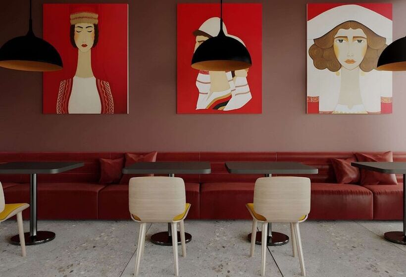 בית מלון כפרי Mercure Tirana