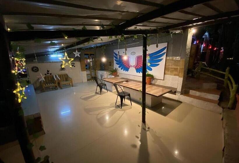 فندق Morni Lake Club