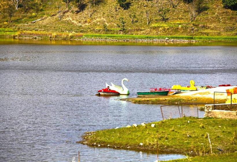 فندق Morni Lake Club