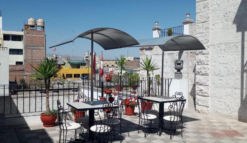 Отель Mutua Fap