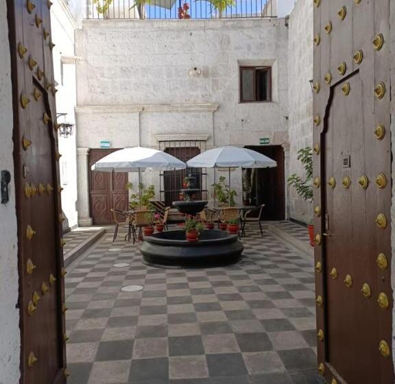 Отель Mutua Fap