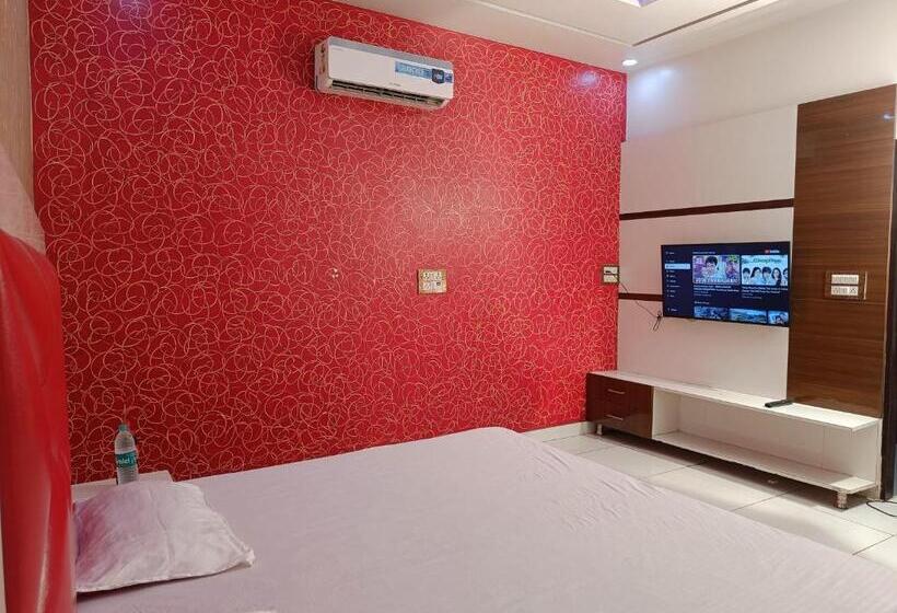 Отель Nk Residency & Guest House