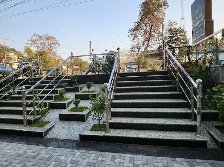 فندق Priyanka International