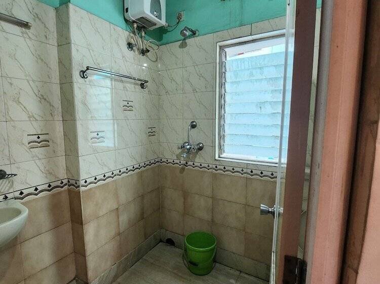 فندق Priyanka International