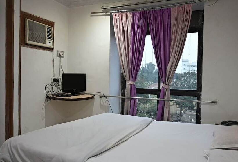 فندق Priyanka International