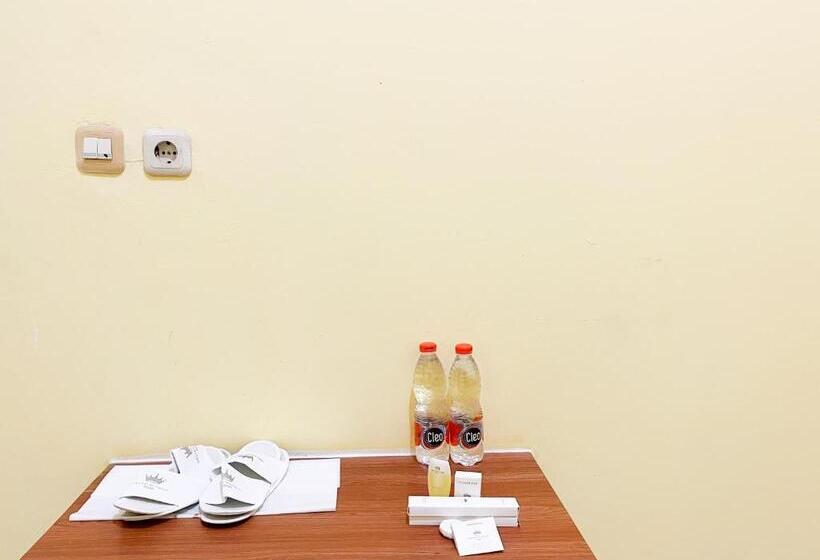 בית מלון כפרי Reddoorz Near Makam Bung Karno Blitar